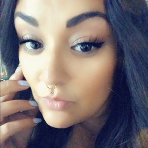 Meet your Posher, Thai-lee